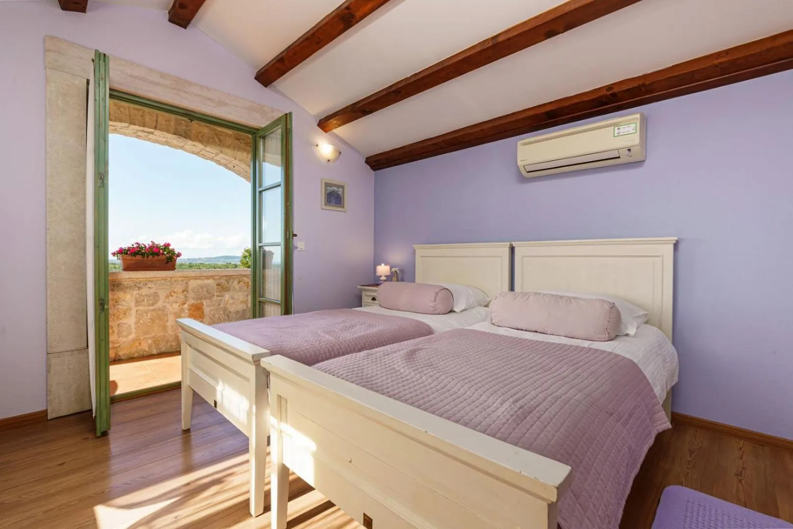 Rustic Eco Villa Baldasi With Pool In Vizinada